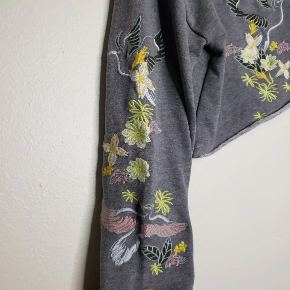 Cable & Gauge | Embroidered Birds Crop Top - Picture 5 of 6